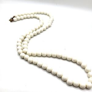 Vintage 60s White Beaded Necklace 25in
